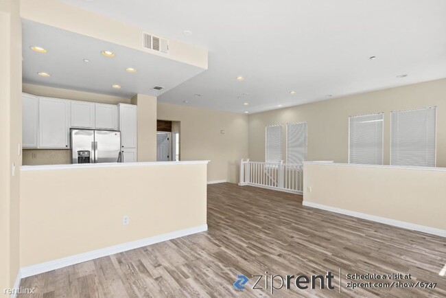 Building Photo - 3 br, 3 bath Condo - 605 Artistic Pl, Hayw...