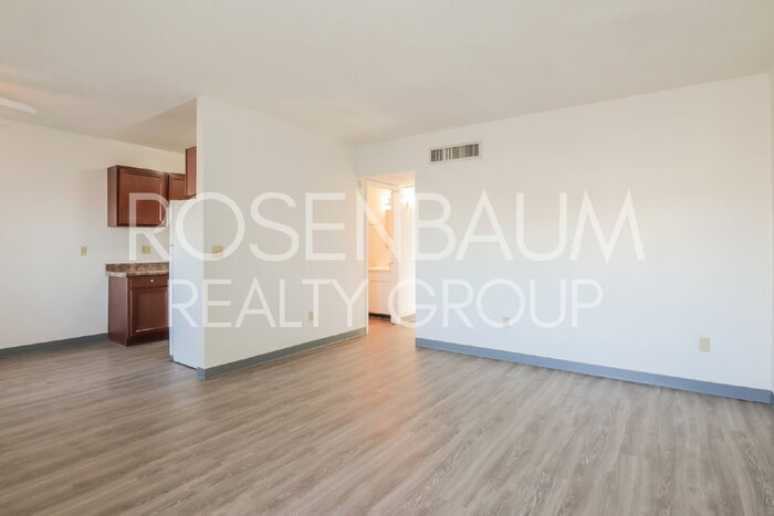 Building Photo - 1518 E Hedrick Dr