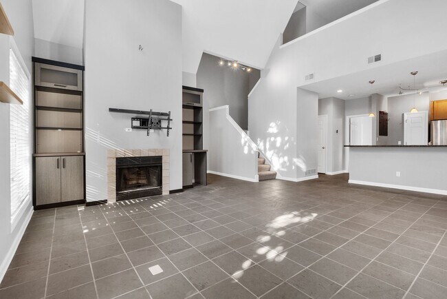 Building Photo - 4111 W Pine Blvd