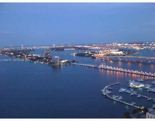 Building Photo - 1800 N Bayshore Dr