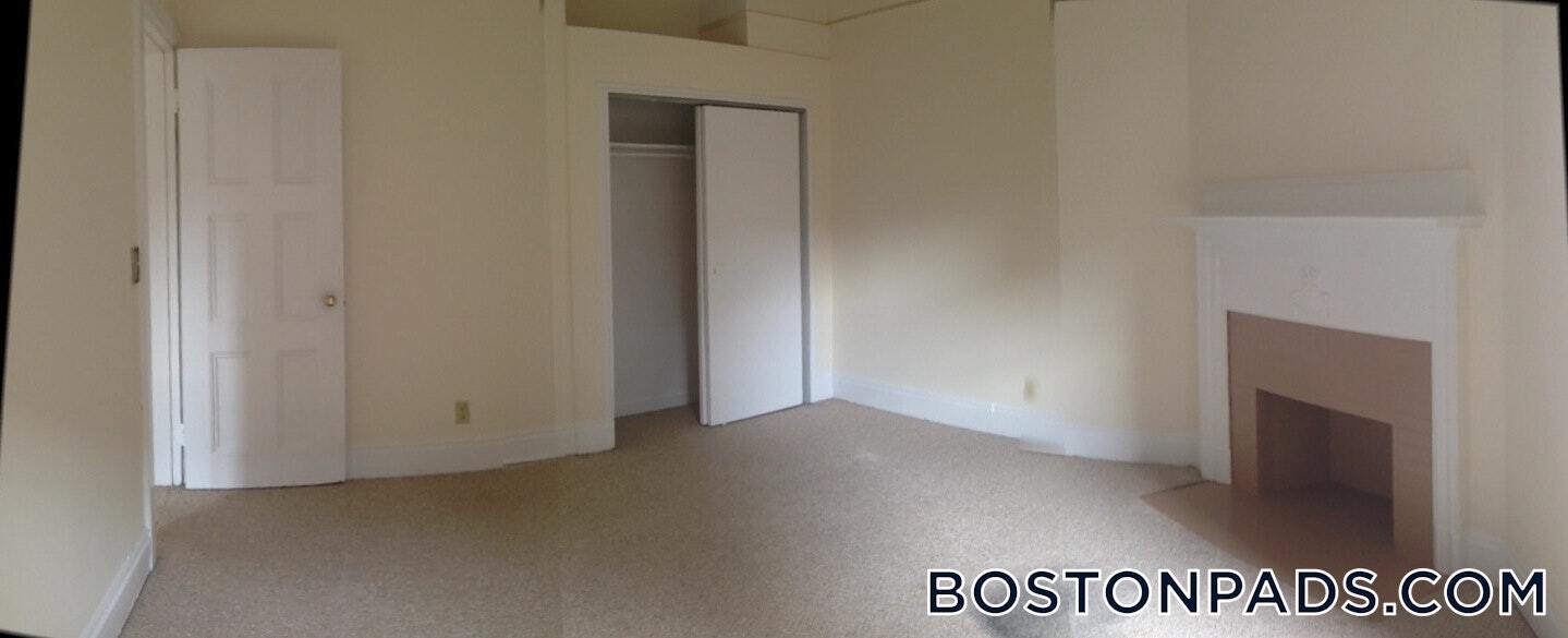 Building Photo - 62 Boylston St