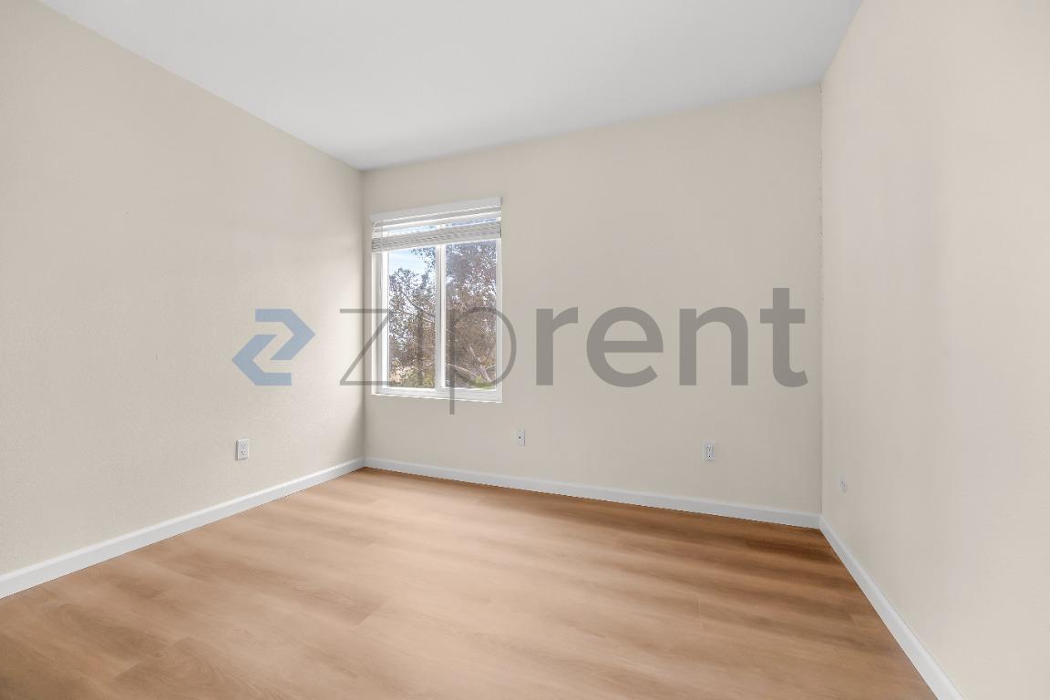 Building Photo - Unit 226