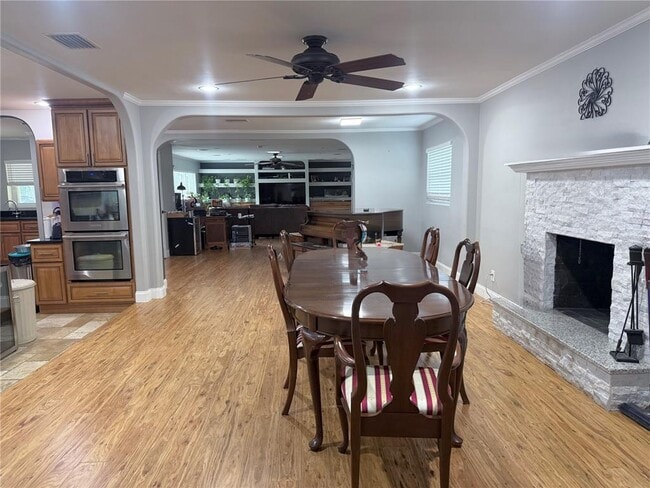 Building Photo - 731 Northwood Cir