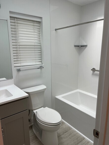 Building Photo - 1283 Llewellyn Rd