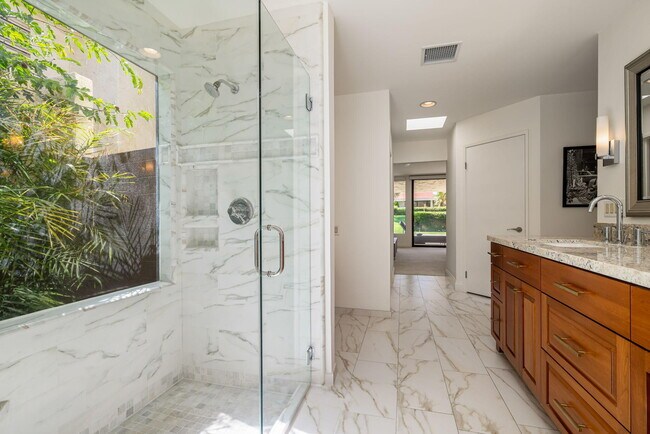 Building Photo - 44837 Oro Grande Cir