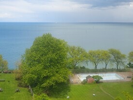 Building Photo - 11850 Edgewater Dr