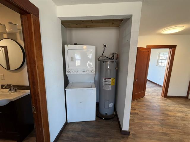 Building Photo - 352 SW Ave A