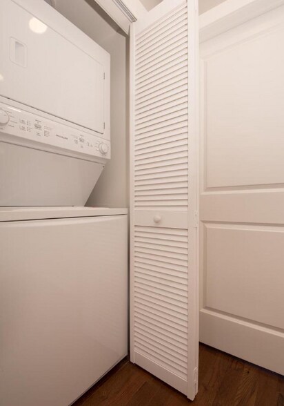 Upstairs Laundry - 1513 S Woodstock St