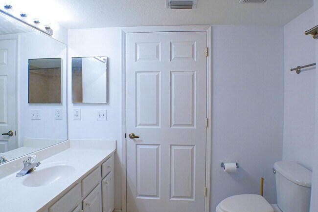 Building Photo - 4113 Residence Drive