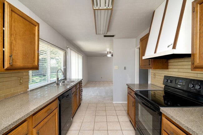 Building Photo - 3 Bedroom on Cul da Sac