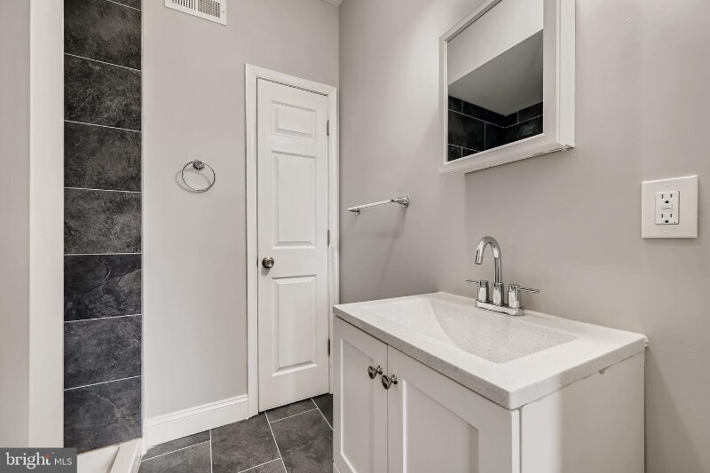 Building Photo - 2115 Homewood Ave