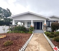 Building Photo - 1100 W 48th St