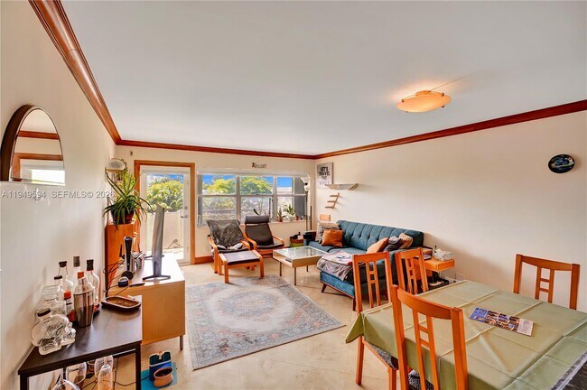 Building Photo - 401 Golden Isles Dr