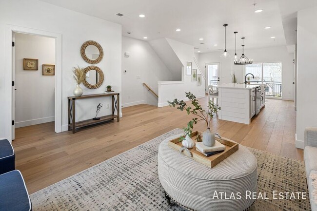 Building Photo - 4525 Tabor St