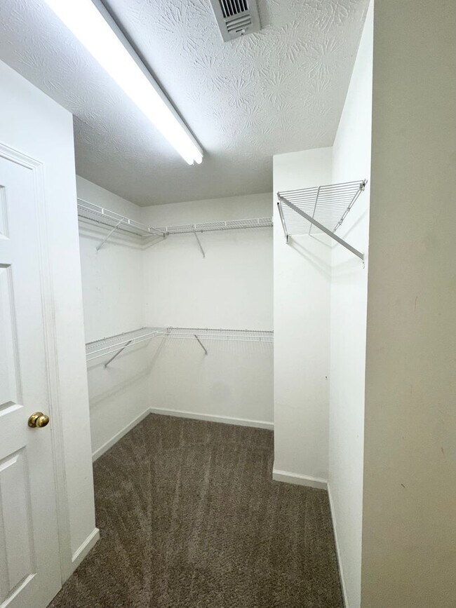 Building Photo - ** 3 bed 2 bath located in Thorington Trace ** Call 334-366-9198 for a self showing