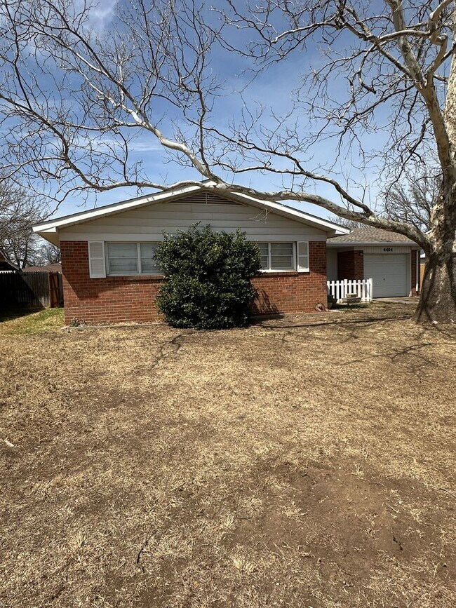 Building Photo - Beautiful Home on Mesa Circle!