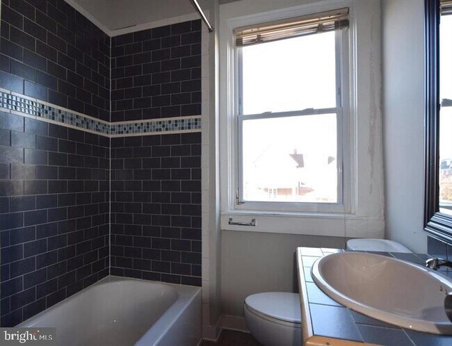 Building Photo - 537 Wildwood Pkwy