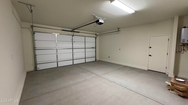 Building Photo - 5602 W Mauna Loa Ln