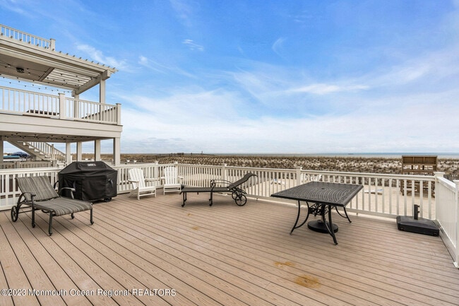 Building Photo - 3608 Ocean Terrace