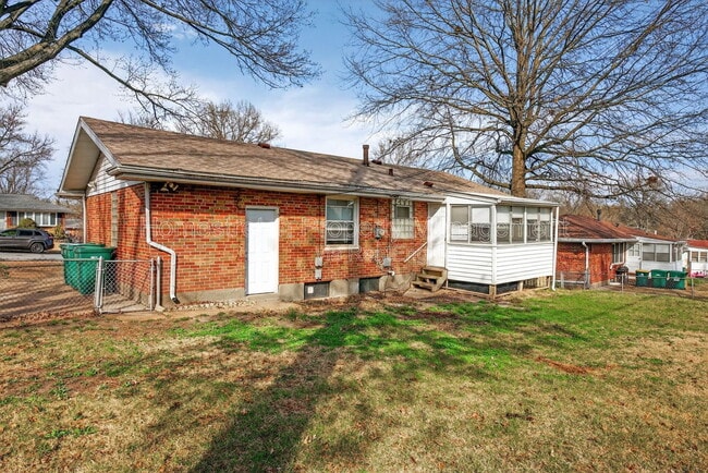 Building Photo - 1214 Forest Home Dr