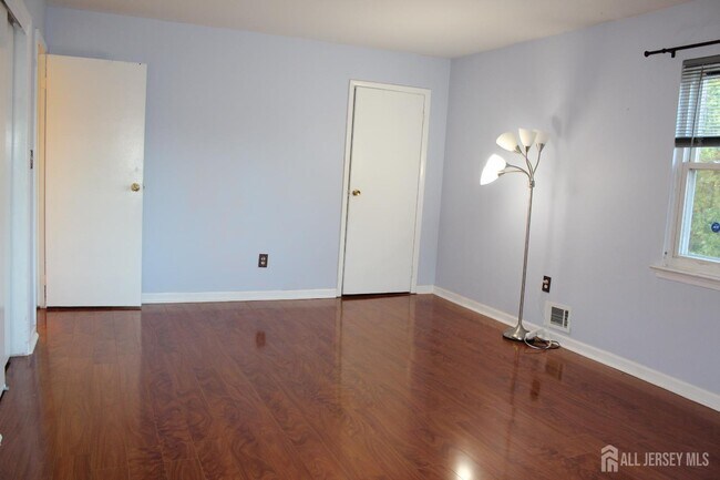 Building Photo - 707 Merrywood Dr