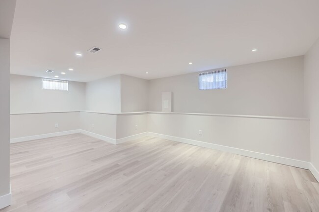 Building Photo - Bright, Modern Living in the Heart of Berk...