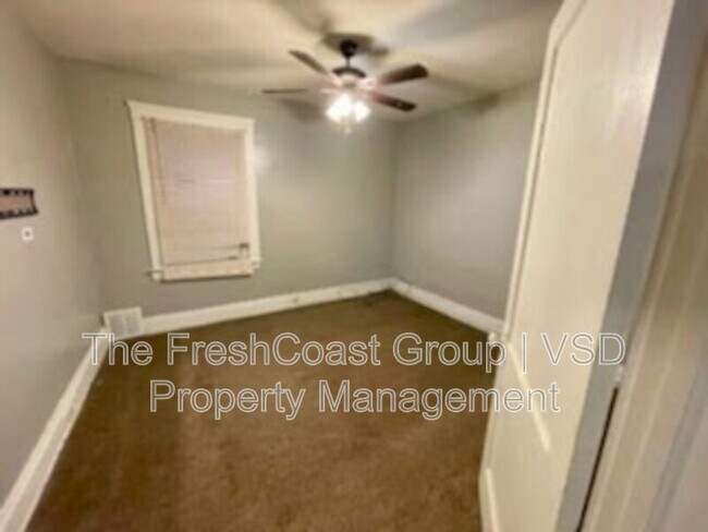 Building Photo - 11705 Hamlen Ave