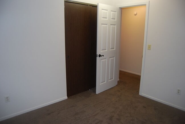 Building Photo - 3 Bedroom Home N side of Newberg