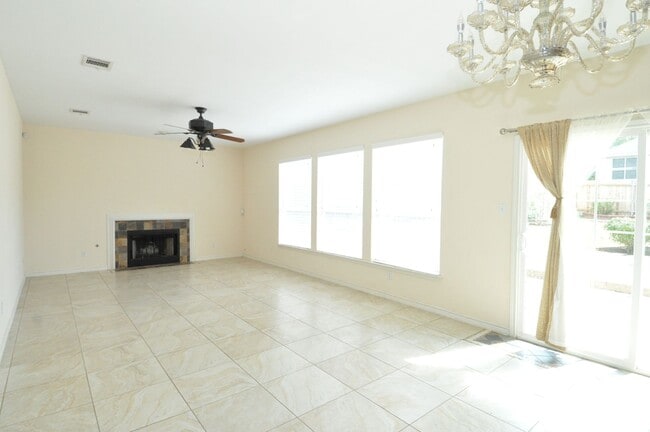 Building Photo - Spacious home for growing family with multiple dining and living areas! HUGE backyard!