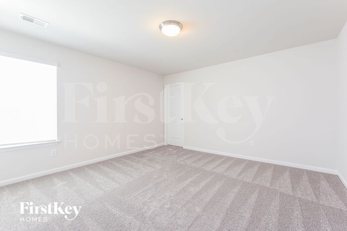 Building Photo - 611 Goldburn Wy