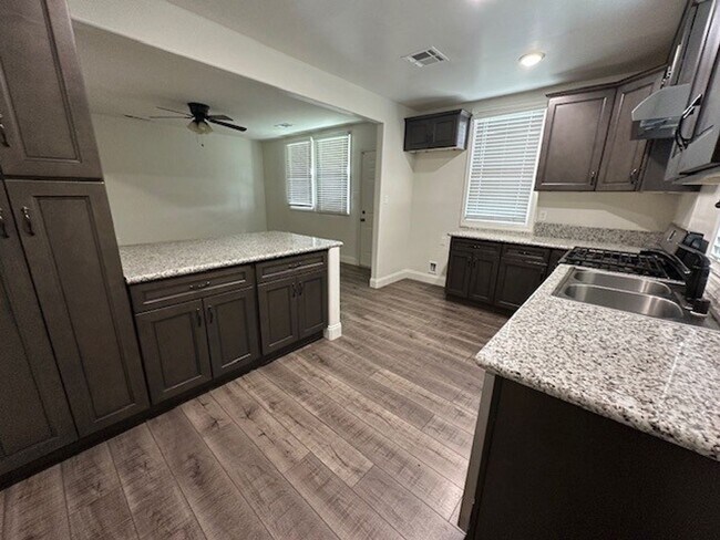 Building Photo - 11940 Rosedale Hwy