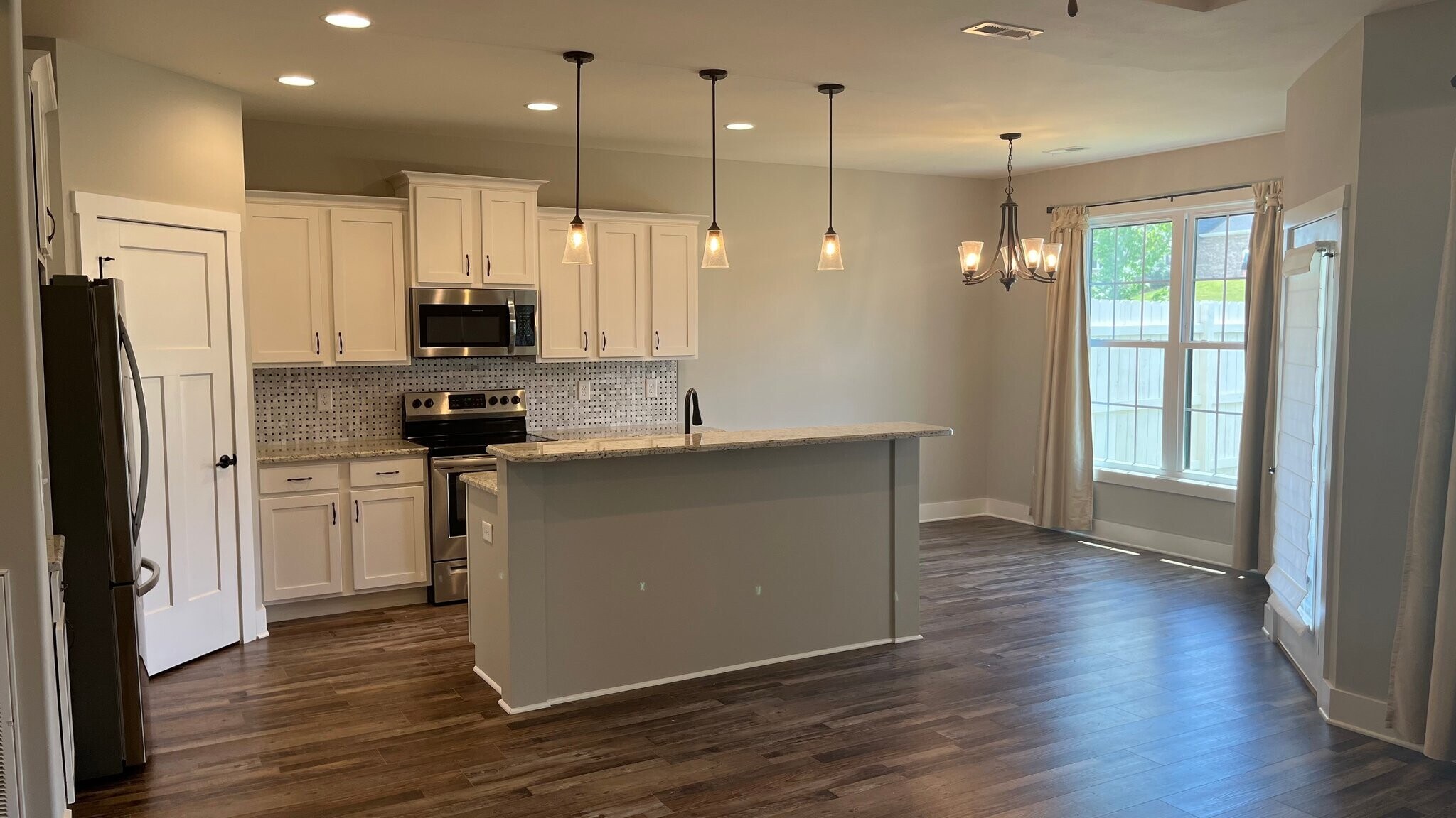 Building Photo - 1417 Lemongrass Dr