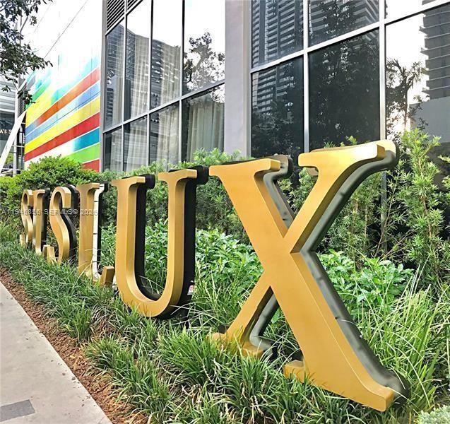 Building Photo - 801 S Miami Ave