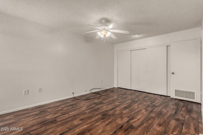 Building Photo - 16828 N 108th Ave