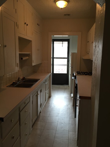 Kitchen - 700 NW 25th St