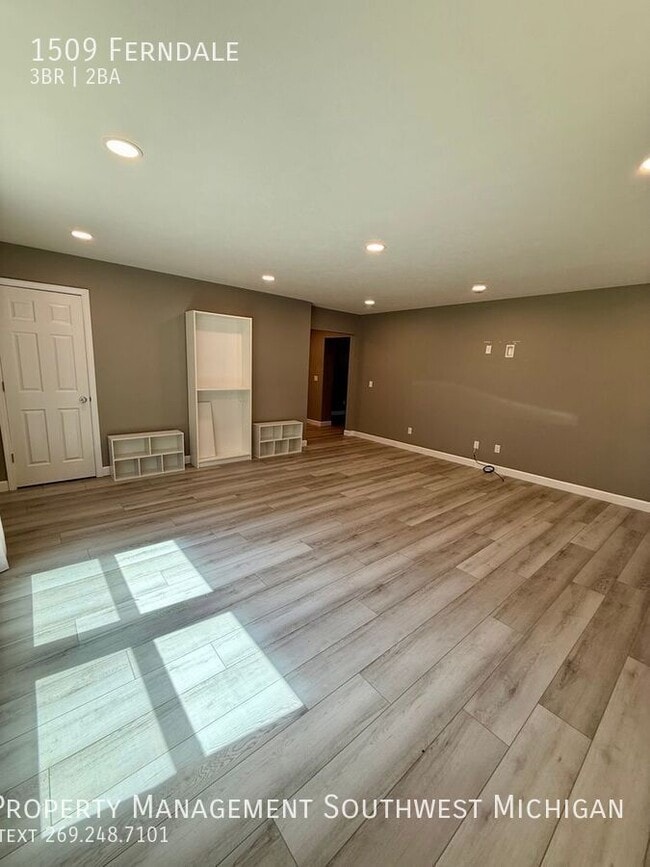 Building Photo - 1509 Ferndale-
