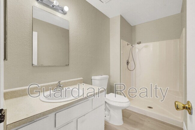 Building Photo - 801 N Major Ave