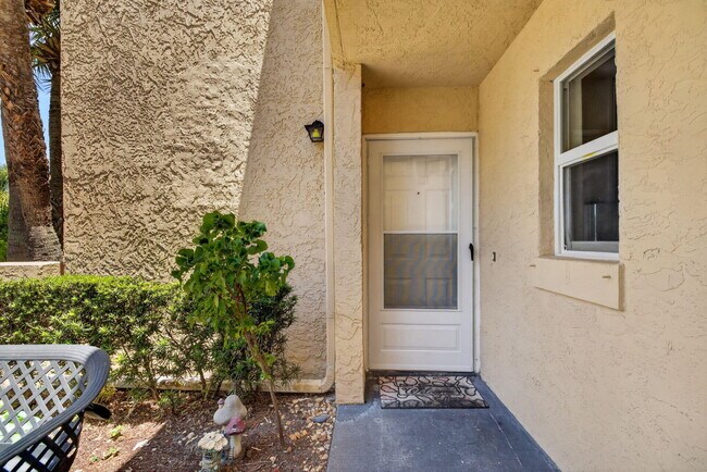 Building Photo - 1650 SE Green Acres Cir
