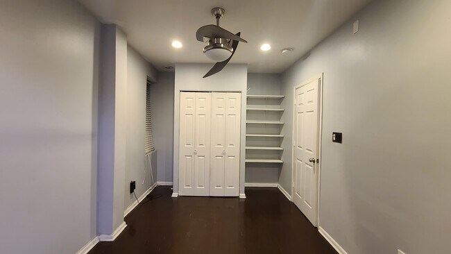 Building Photo - 2019 Palisade Ave