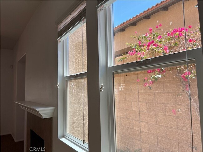 Building Photo - 77184 California Dr