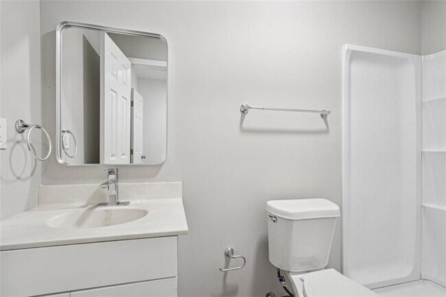 Building Photo - 172 Meador Way SE