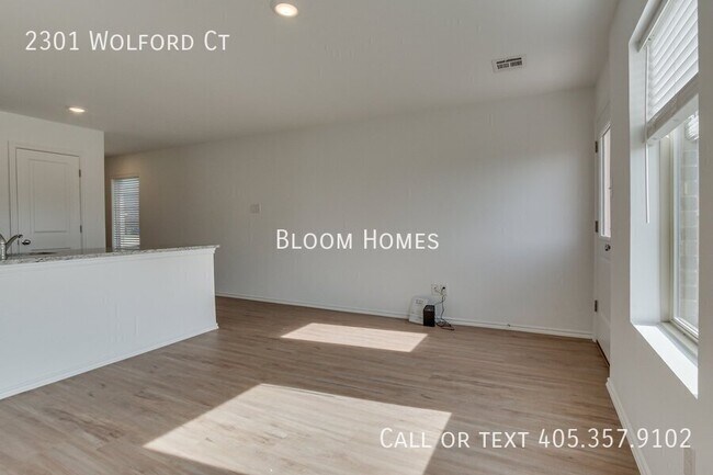 Building Photo - 2301 Wolford Ct
