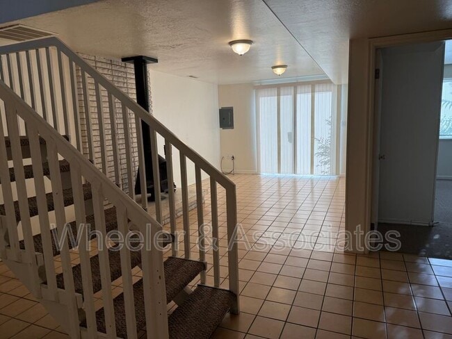 Building Photo - 4083 S Porter Ave
