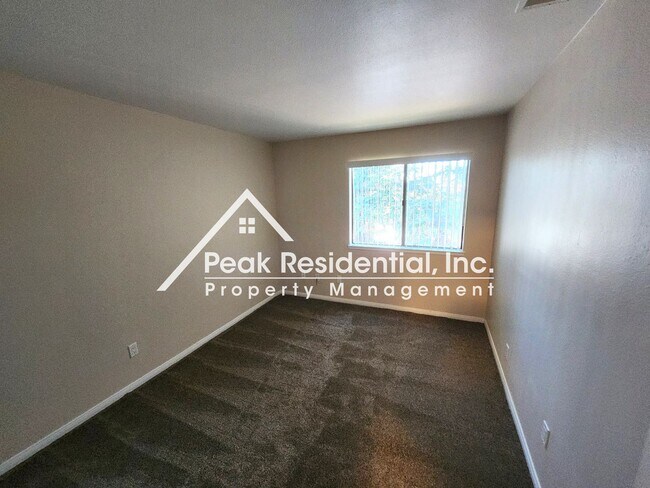Building Photo - 3715 Tallyho Dr