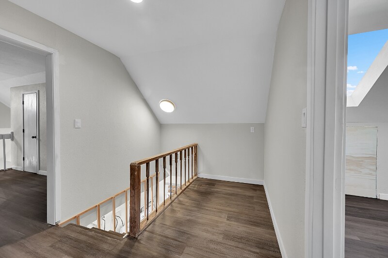 Building Photo - 660 Hickory St