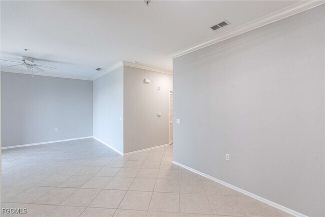 Building Photo - 8550 Kingbird Loop