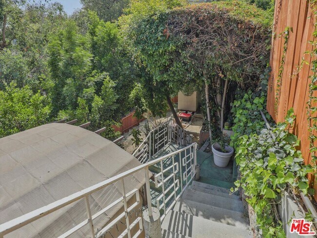 Building Photo - 6921 Pso Del Serra
