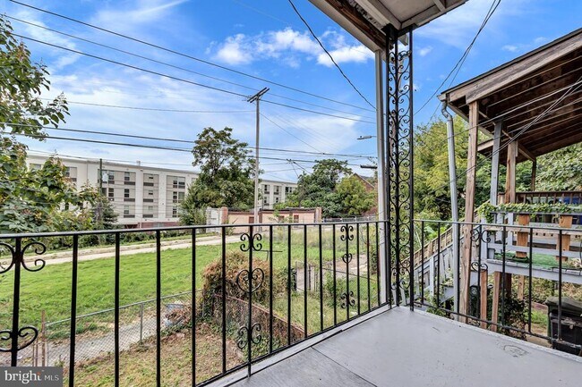 Building Photo - 3027 Walbrook Ave