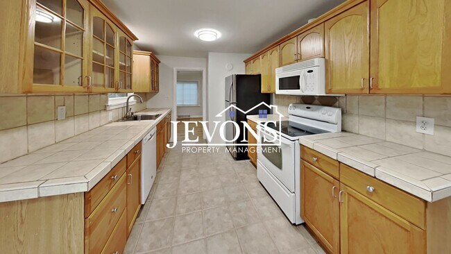 Building Photo - Beautiful single-family home in Seattle