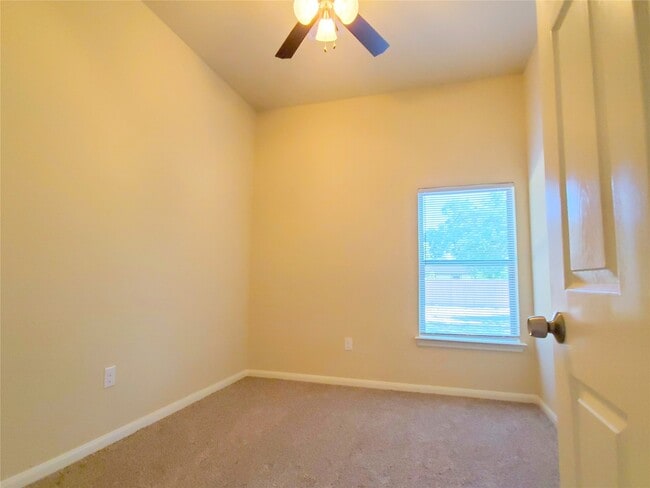 Building Photo - 4214 Weaver Rd